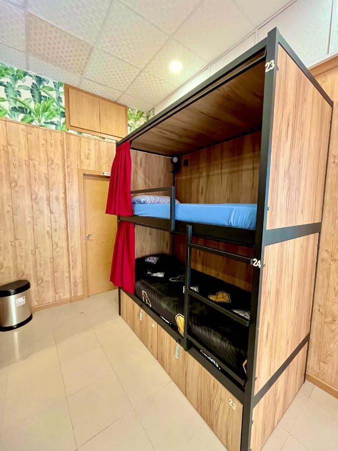 Velvet Hostel Madryt Zewnętrze zdjęcie