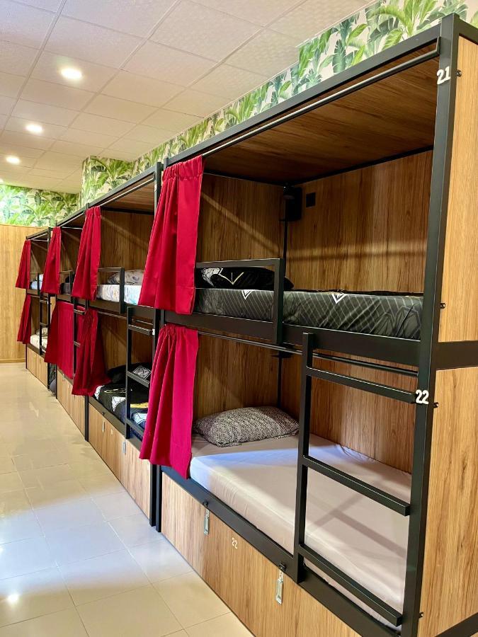 Velvet Hostel Madryt Zewnętrze zdjęcie