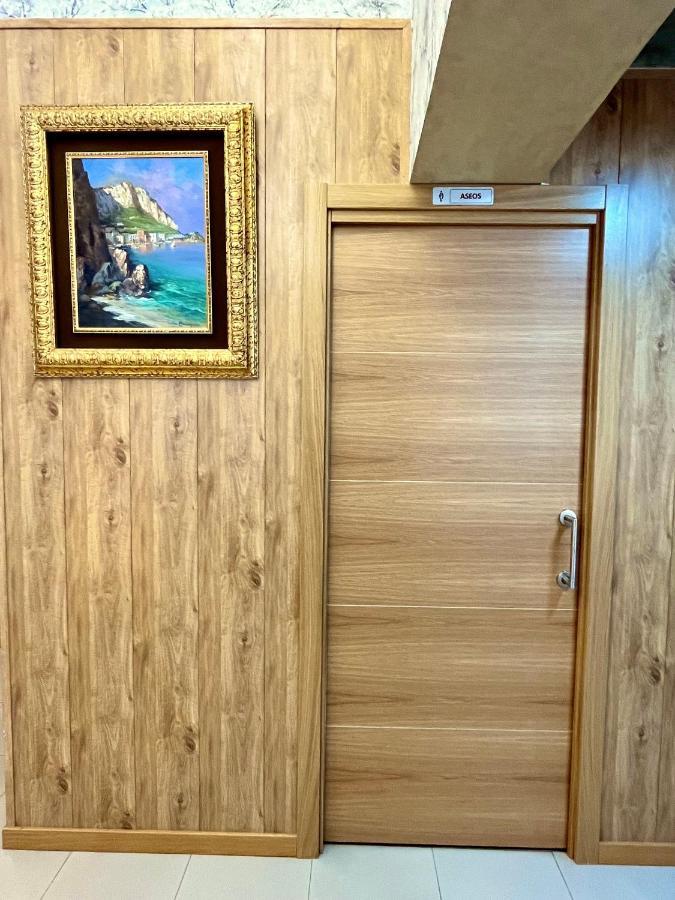Velvet Hostel Madryt Zewnętrze zdjęcie