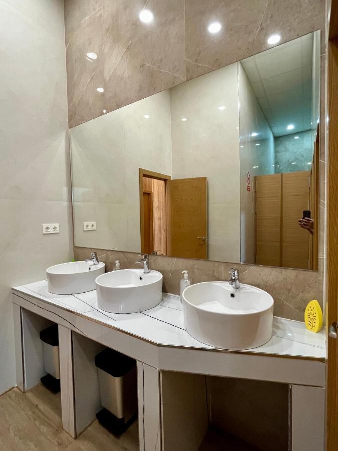 Velvet Hostel Madryt Zewnętrze zdjęcie
