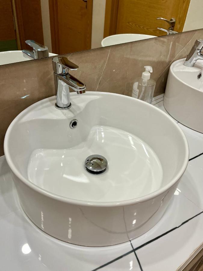 Velvet Hostel Madryt Zewnętrze zdjęcie