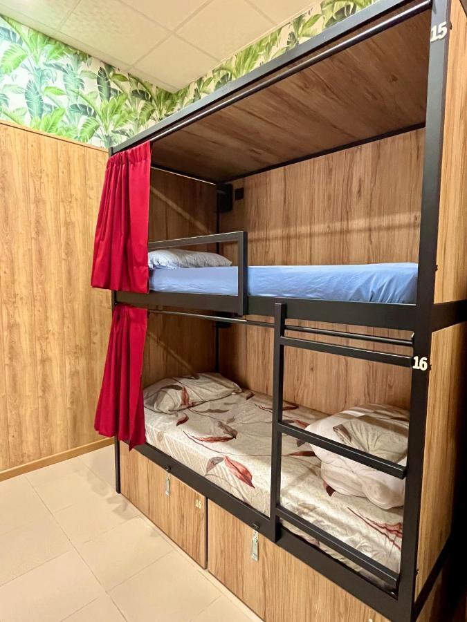 Velvet Hostel Madryt Zewnętrze zdjęcie