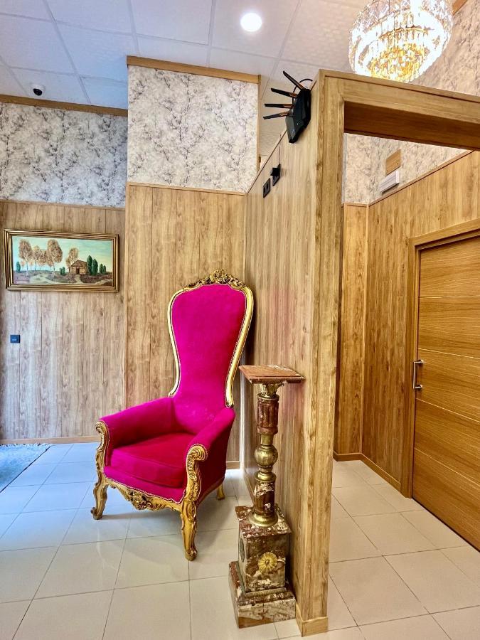 Velvet Hostel Madryt Zewnętrze zdjęcie