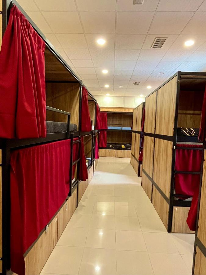 Velvet Hostel Madryt Zewnętrze zdjęcie
