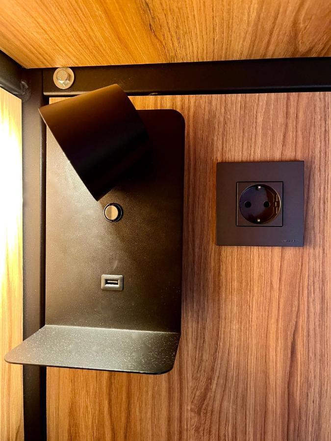 Velvet Hostel Madryt Zewnętrze zdjęcie