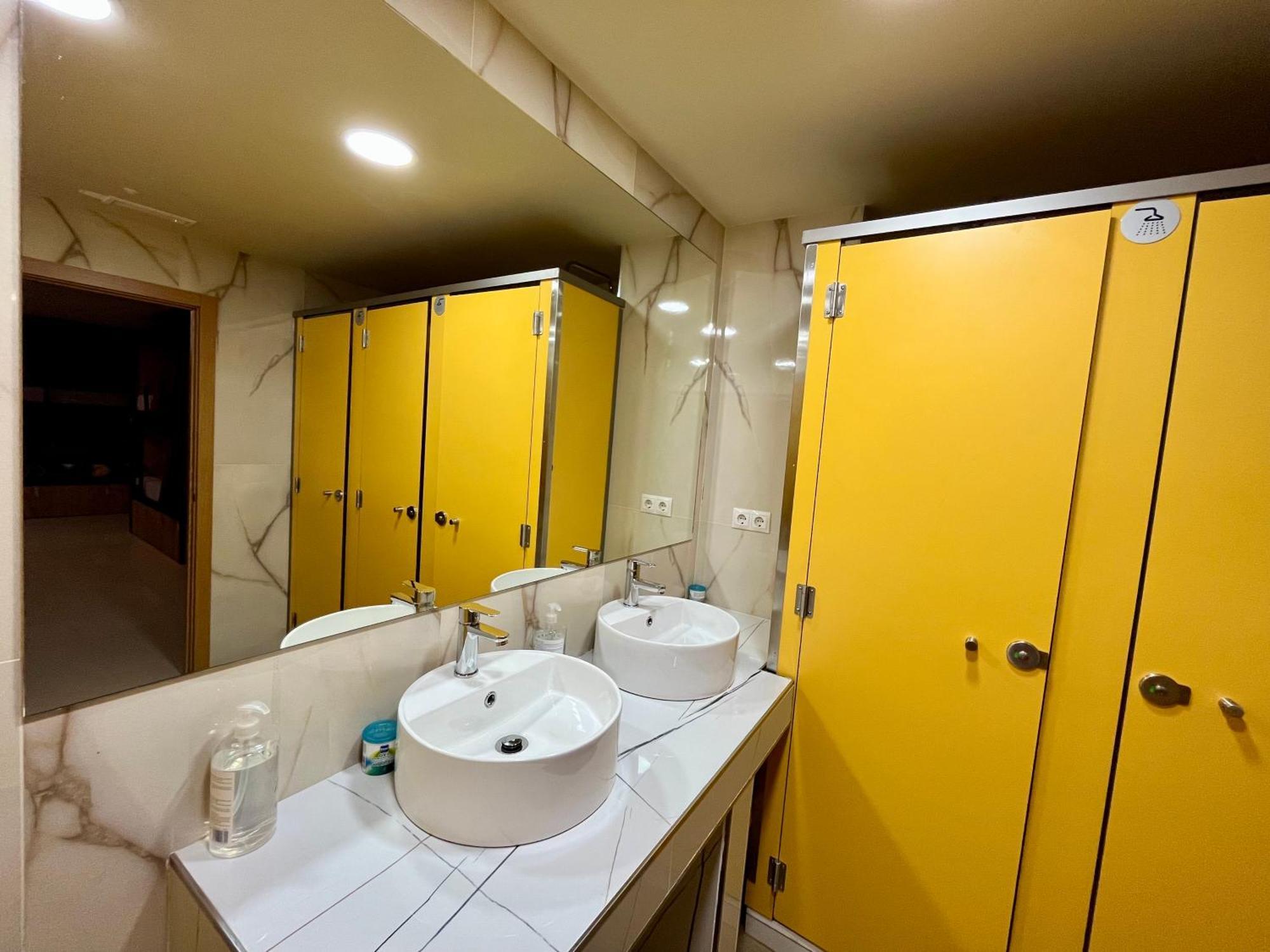 Velvet Hostel Madryt Zewnętrze zdjęcie