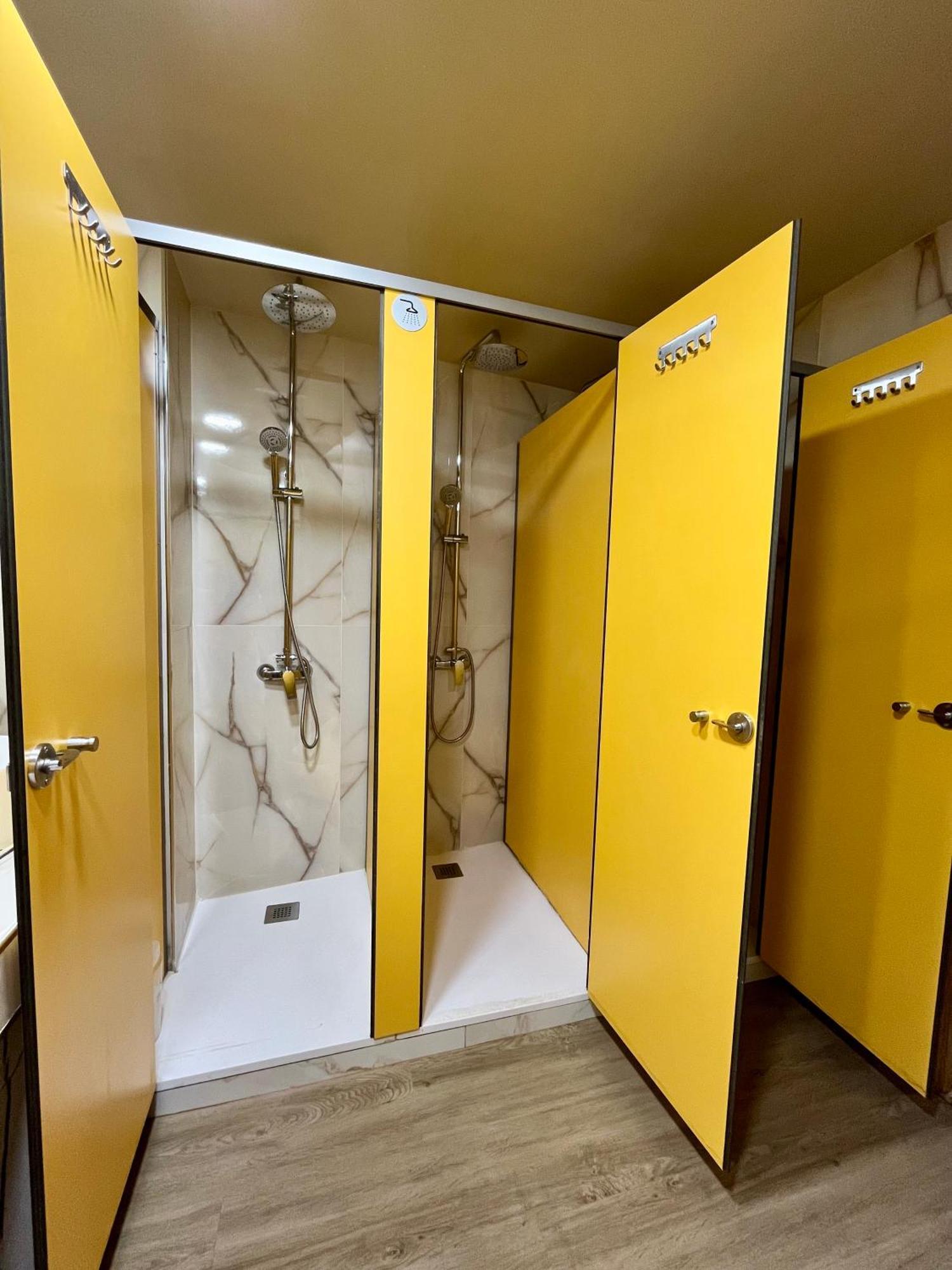 Velvet Hostel Madryt Zewnętrze zdjęcie