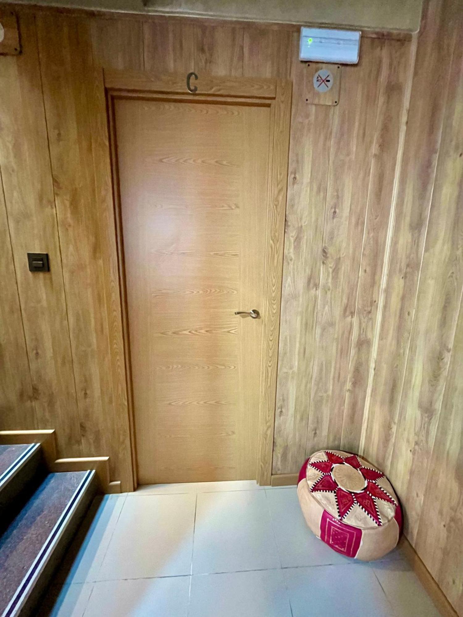 Velvet Hostel Madryt Zewnętrze zdjęcie