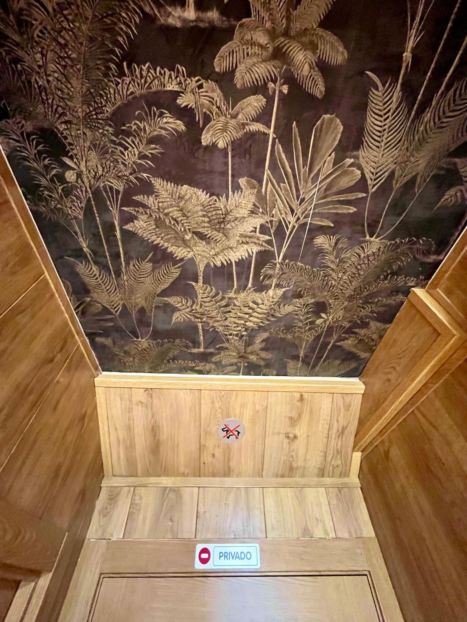 Velvet Hostel Madryt Zewnętrze zdjęcie